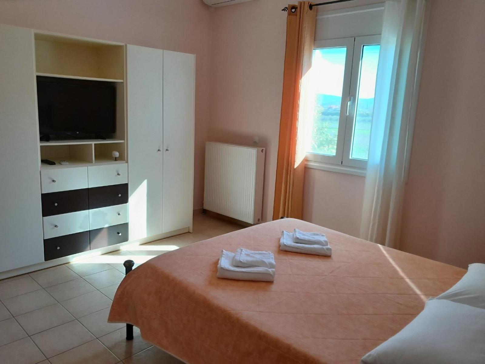 Omorfi Poli 120 Sqm Apartment Nafplio Ngoại thất bức ảnh